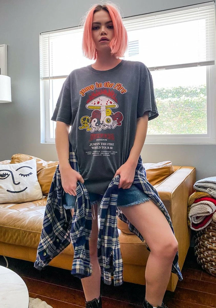 No Hours Jump In Graphic Tee Tops