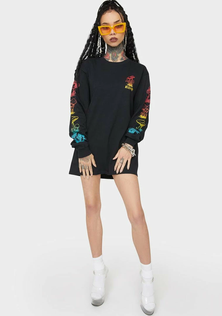 No Hours Tops All Caps Graphic Long Sleeve Tee