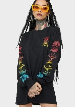 No Hours Tops All Caps Graphic Long Sleeve Tee