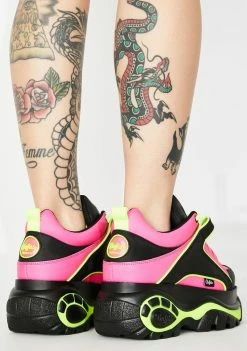 Buffalo London Platforms Fuchsia Neon Classic Low Leather Sneakers