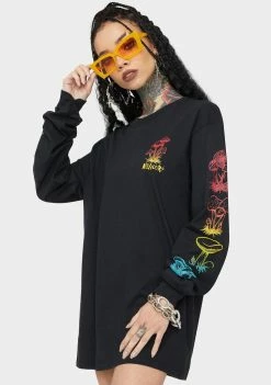 No Hours Tops All Caps Graphic Long Sleeve Tee
